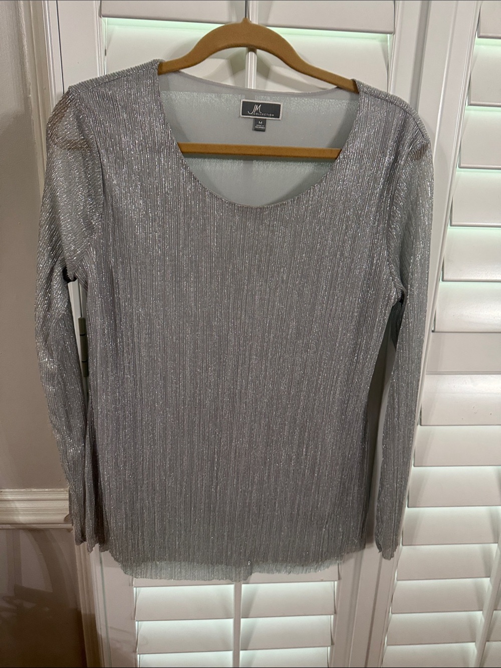 JM Collection Silver Metallic Long Sleeve Scoop Neck Top